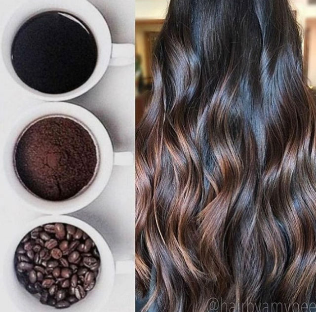 A tendência cold brew hair mistura tons escuros e mais claros que lembram café gelado com um toque de leite